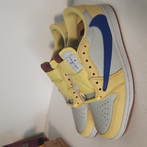 SOLD Travis Scott Jordan Low. - Picture 5 of 7